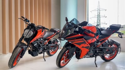 KTM 200 Duke vs KTM RC 200 | Comparativa deportiva