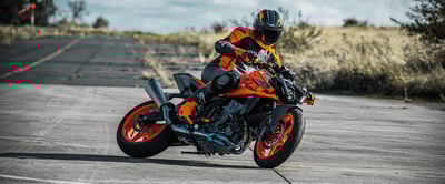 KTM 990 Duke R | Naked extrema con ADN de pista