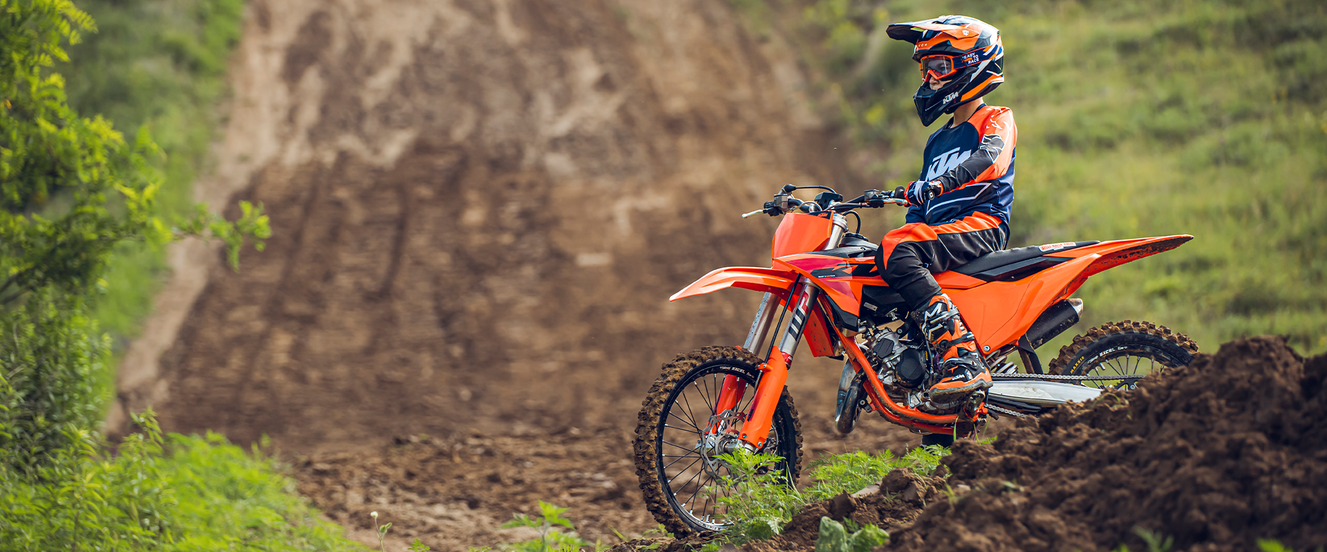 PHO_BIKE_DET_MY25-KTM-85-SX--baner04_#SALL_#AEPI_#V1