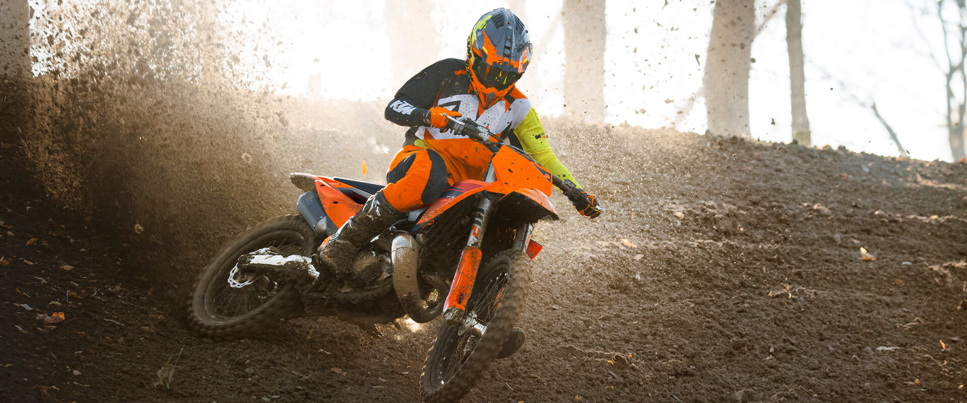 PHO_BIKE_DET_MY25-KTM-150-SX--action-1_#SALL_#AEPI_#V1 (2)